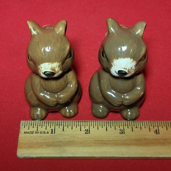 Vintage Squirrel Ceramic Glazed Salt and Pepper Shakers Set of 2 - Picture 6 of 10